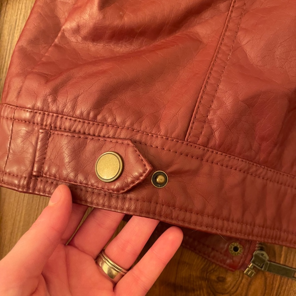 Red leather jacket! - Picture 4 of 5